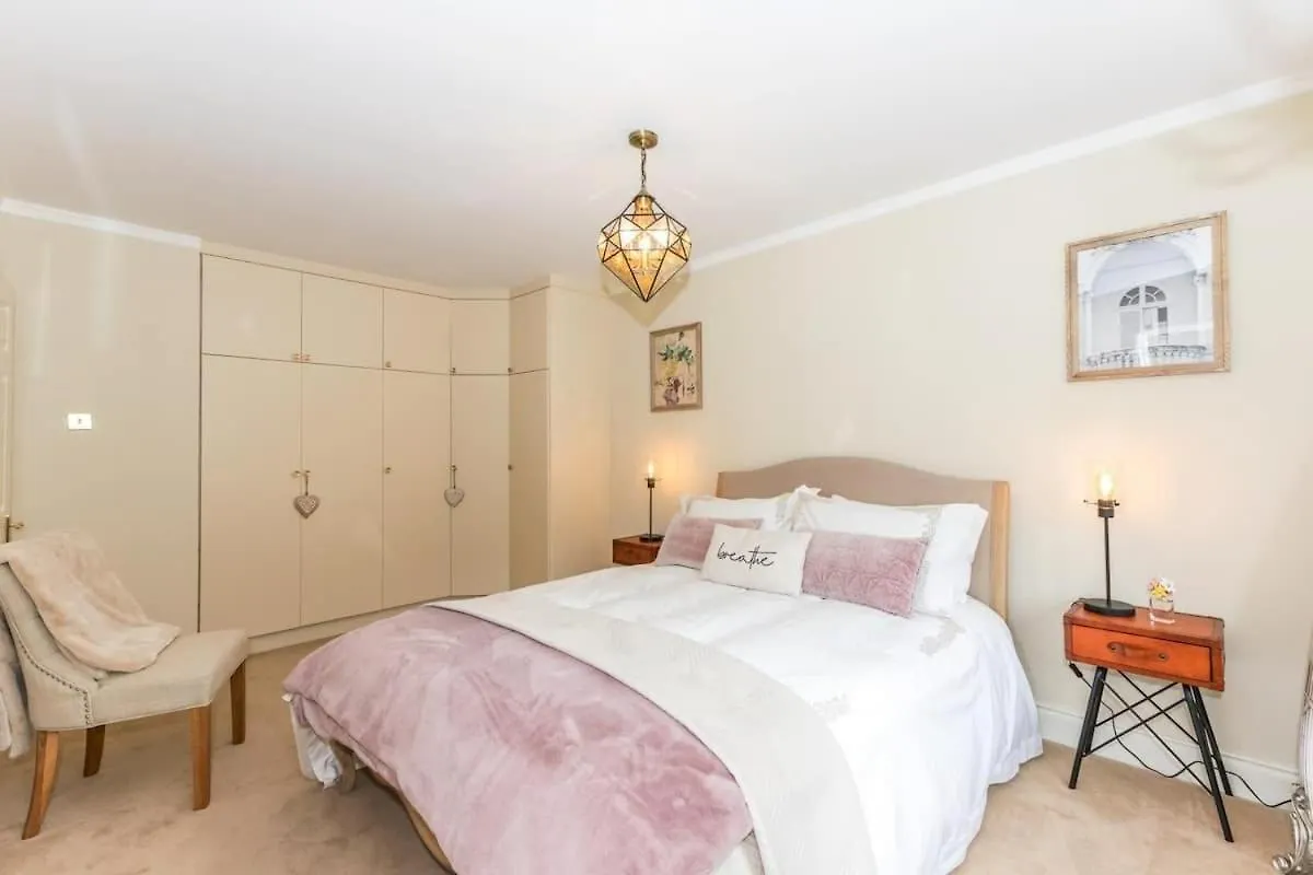 Casa vacanze Townhouse In Dublin 4 - Check Connttact From Photos For Details ! Close To All ! Irlanda