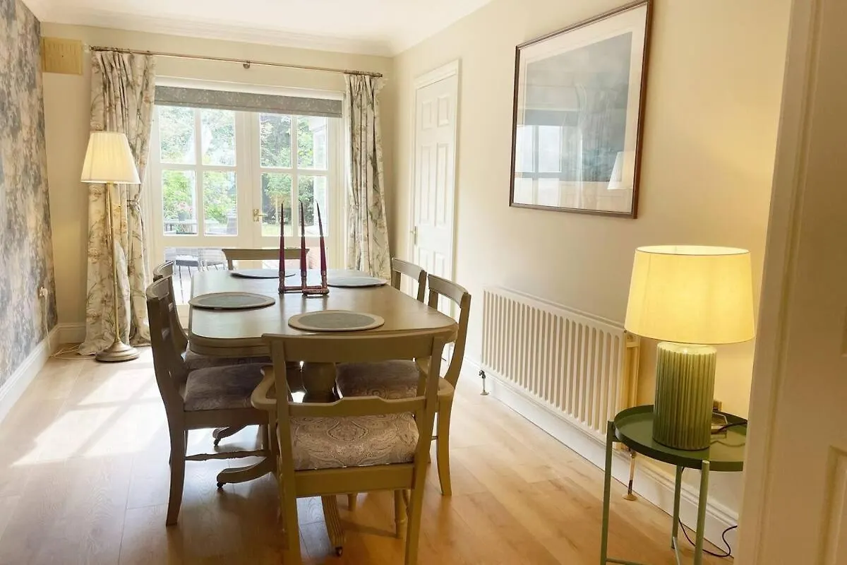 Holiday home Townhouse In Dublin 4 - Check Connttact From Photos For Details ! Close To All !