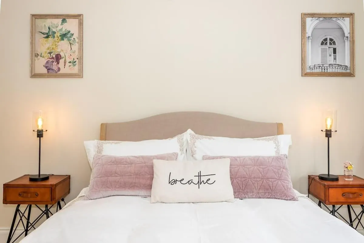 Townhouse In Dublin 4 - Check Connttact From Photos For Details ! Close To All !